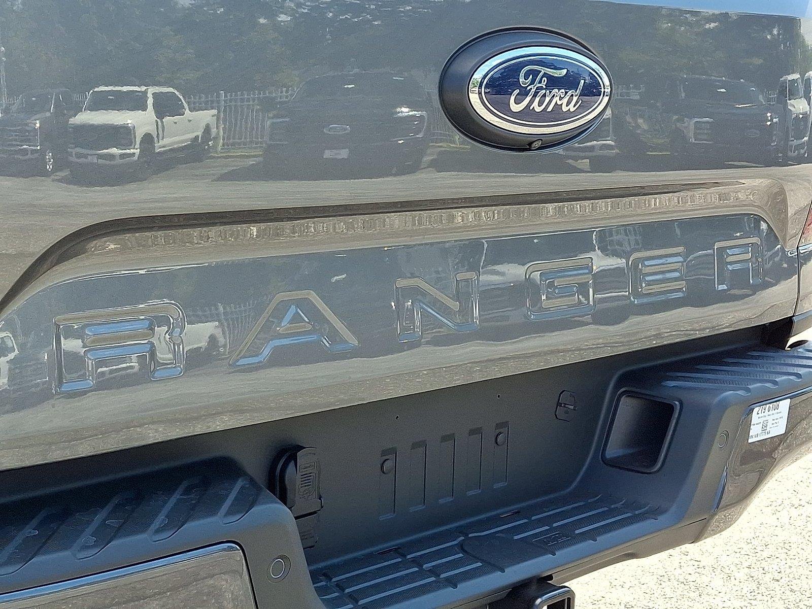 New 2026 Carbonized Gray Metallic Ford XLT image 18