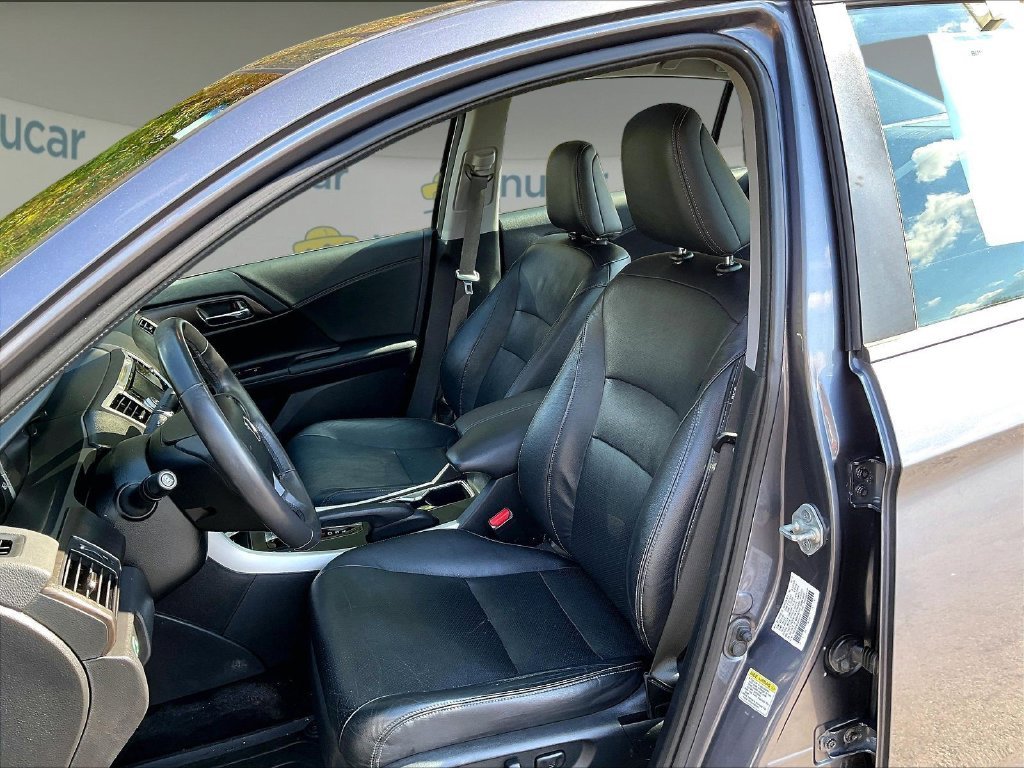Used 2013 Gray Honda EX-L image 10