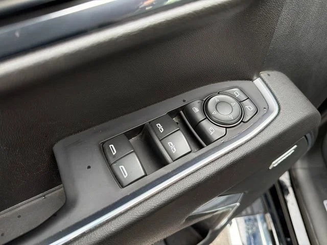 Used 2022 Onyx Black GMC SLT image 18