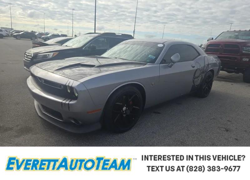 2016 Dodge Challenger Scat Pack's photo