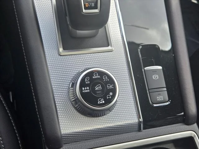 2025 Mitsubishi Outlander Plug-in Hybrid SEL - Photo 28
