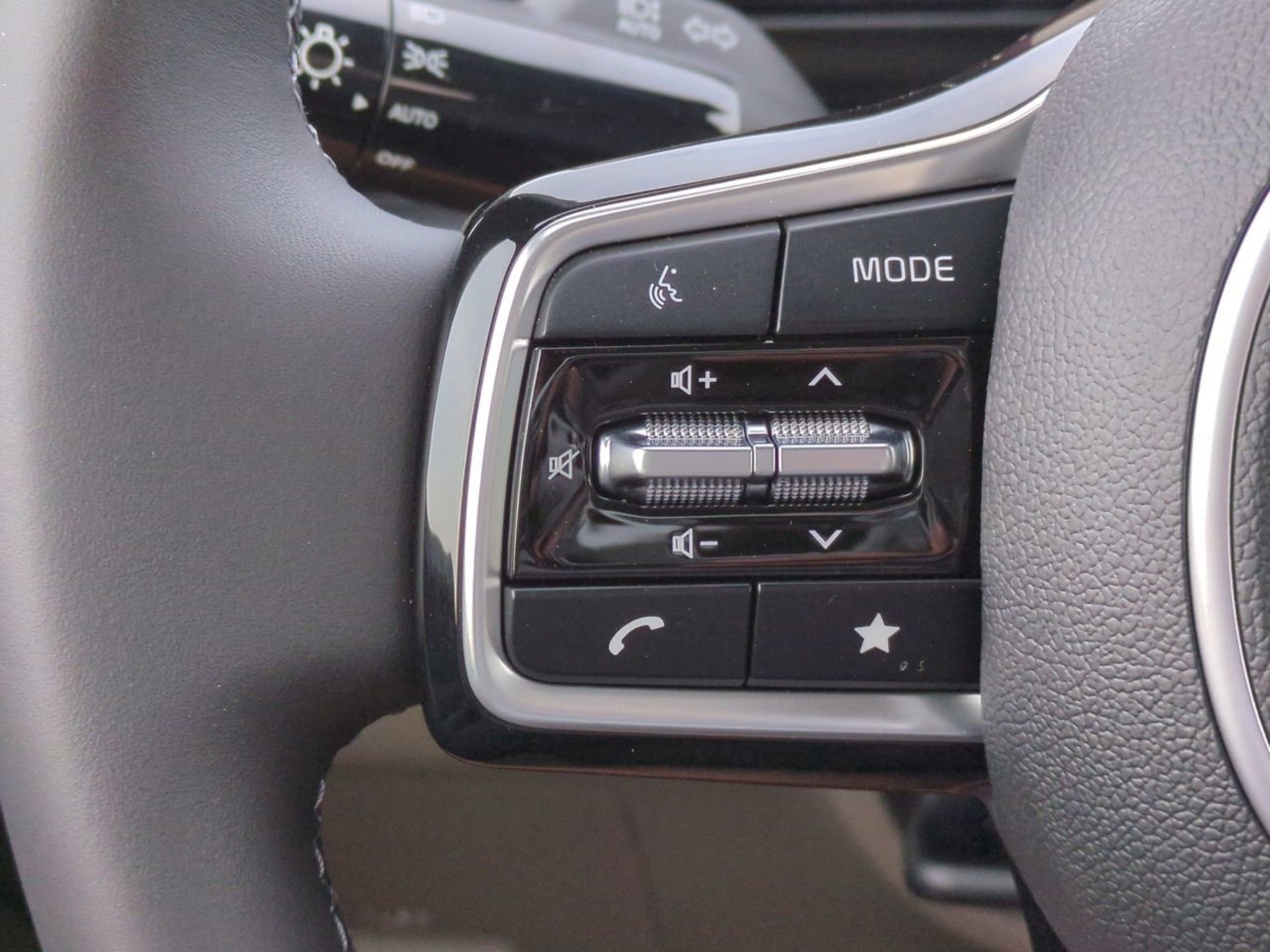 New 2026 Deep Chroma Blue Kia EX image 30
