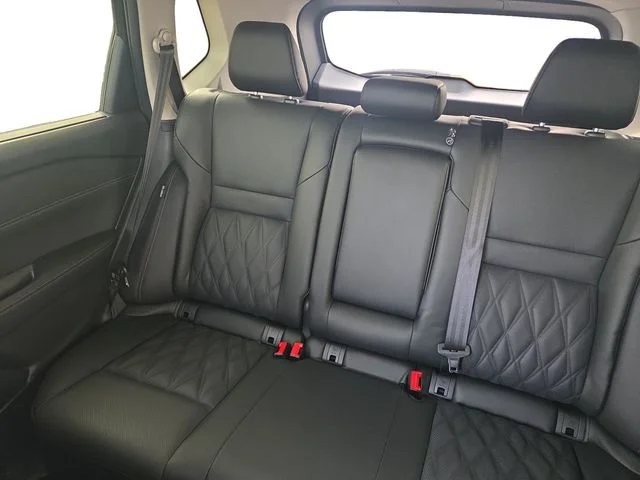 2026 Nissan Rogue Platinum - Photo 13
