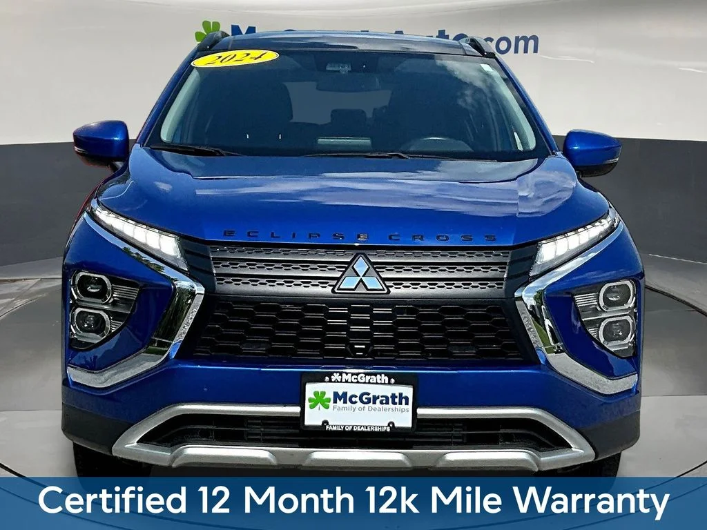 Used 2024 Blue Mitsubishi SE image 2