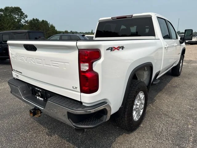 Used 2022 White Chevrolet LT image 6
