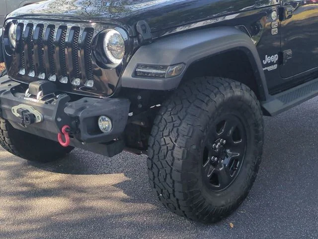 Used 2019 Black Jeep Sport image 9