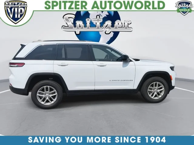 Used 2025 White Jeep Laredo X image 10