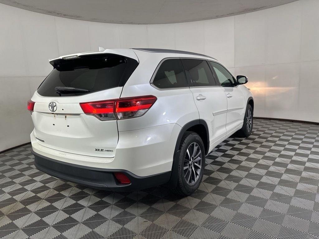 Used 2017 Blizzard Pearl Toyota XLE image 15