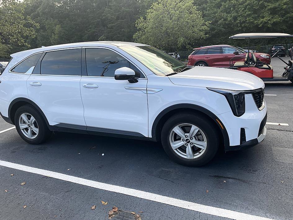 Used 2025 Glacial White Pearl Kia LX image 8