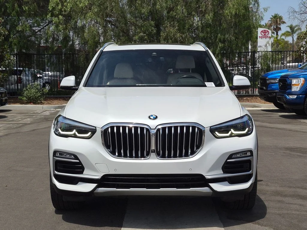 Used 2021 White BMW sDrive40i image 4
