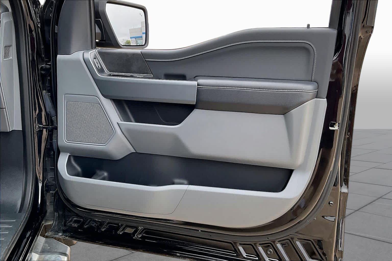 Used 2024 Agate Black Ford XLT image 21