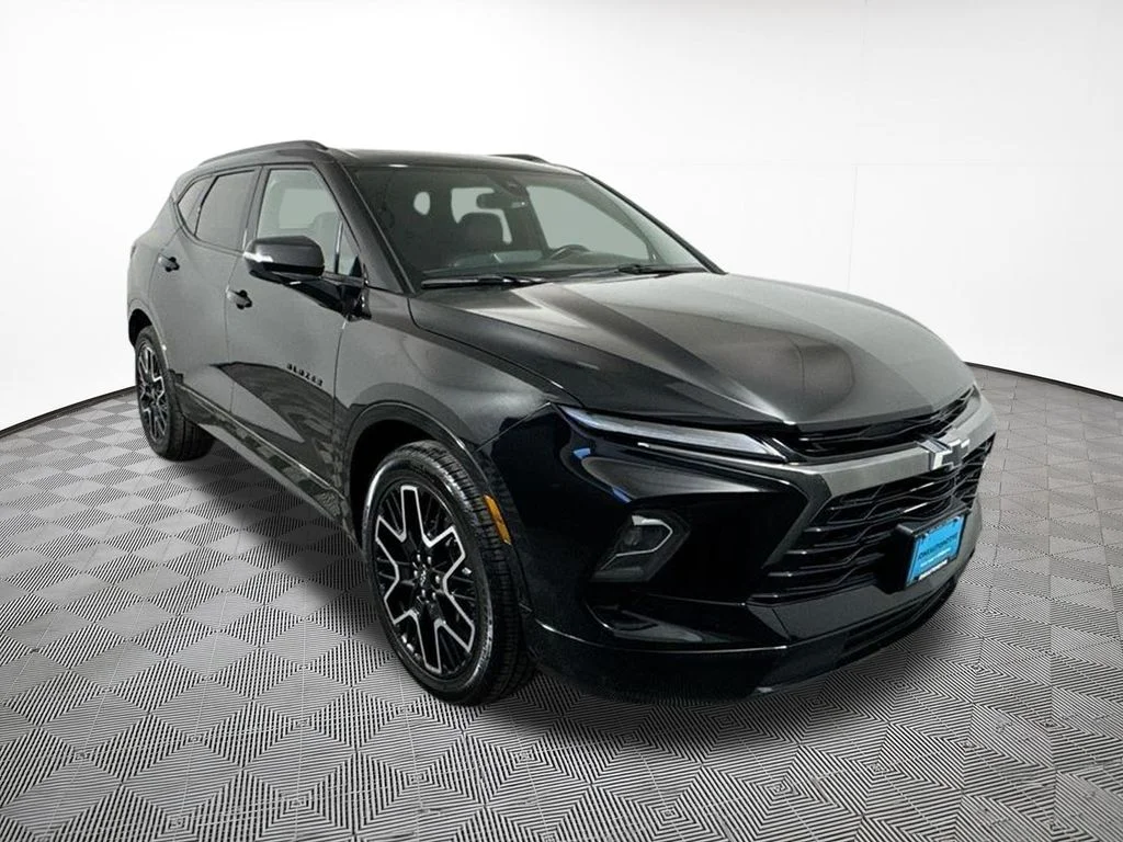 Used 2023 Black Chevrolet RS image 4