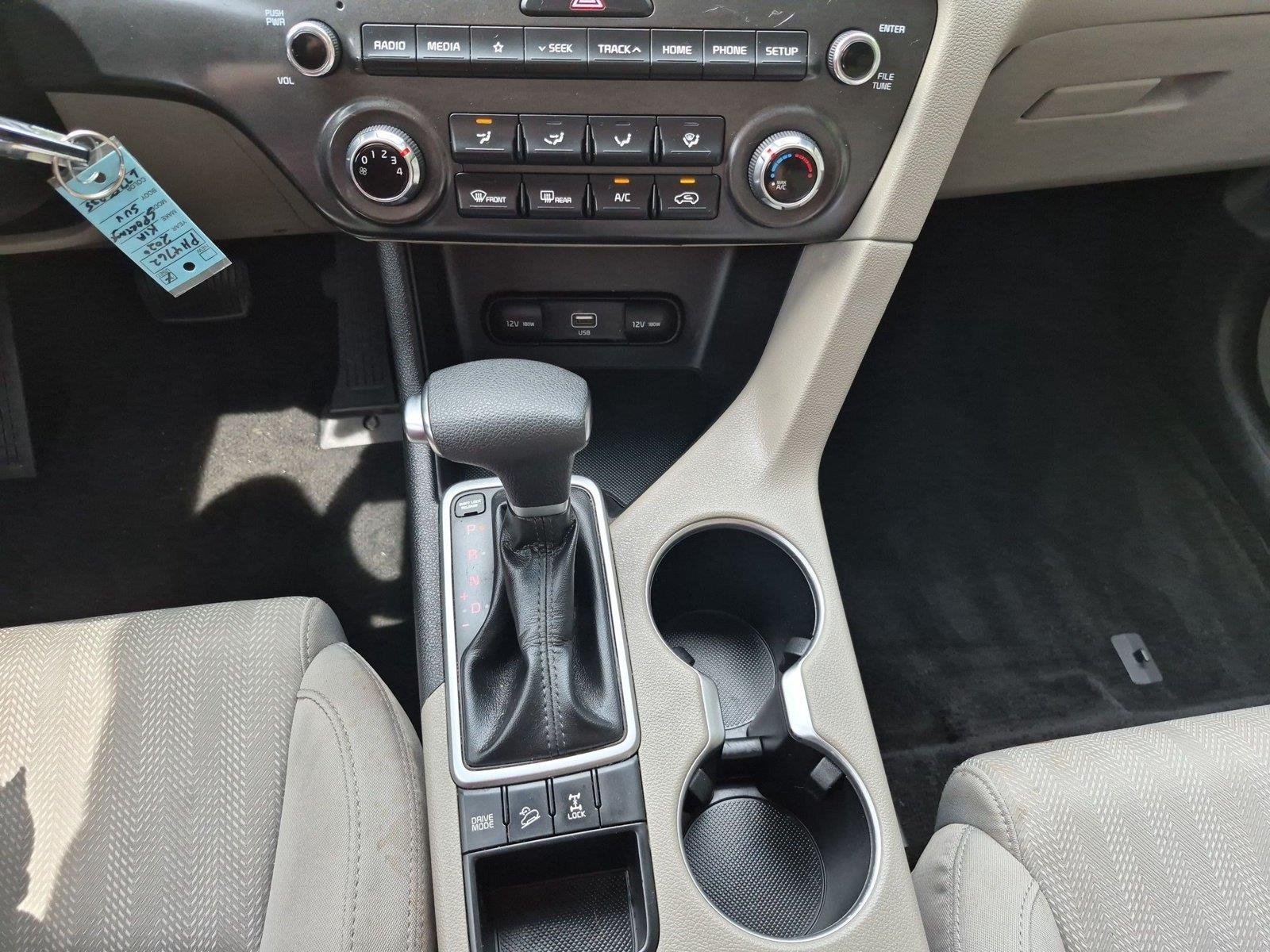 Used 2020 Clear White Kia LX image 27