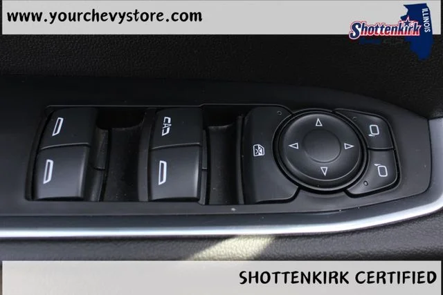 Used 2022 White Chevrolet LT image 23