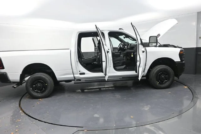New 2026 Bright White Clear-Coat Exterior Paint RAM Tradesman image 35