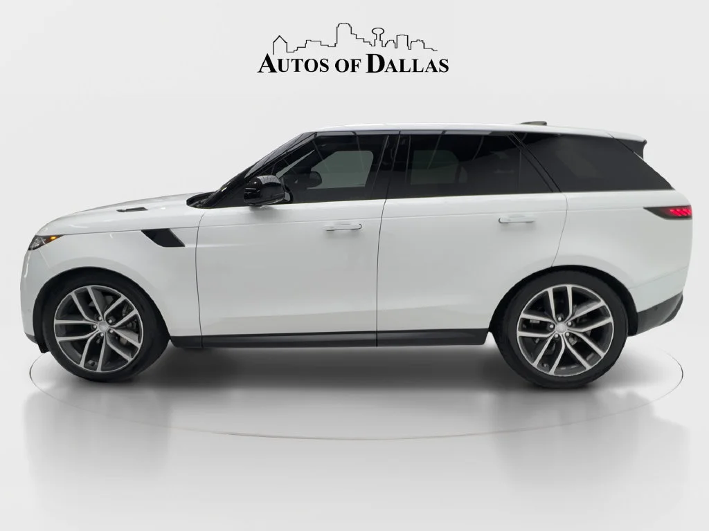 Used 2023 White Land Rover SE image 6