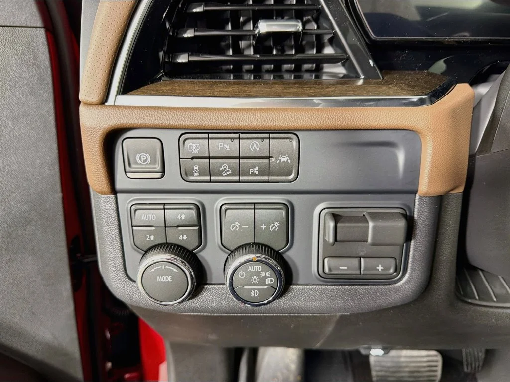 2026 Chevrolet Suburban High Country - Photo 11