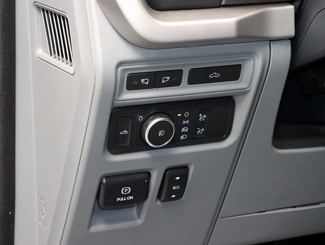 Used 2022 Silver Ford XLT image 28