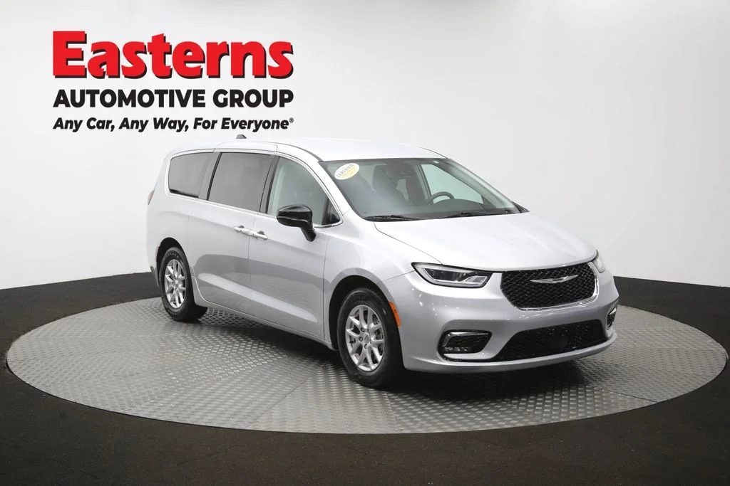 Used 2024 Silver Chrysler Touring L image 51