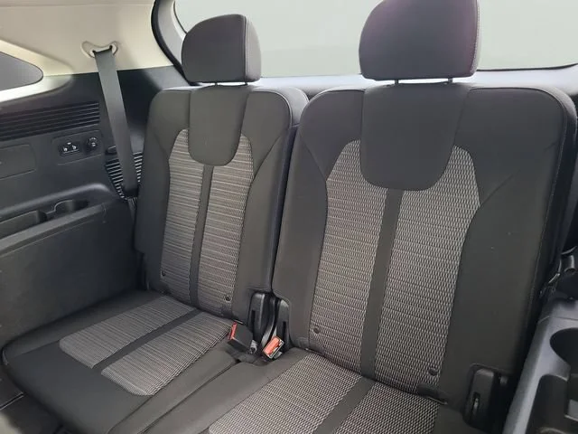 Used 2023 White Kia LX image 12