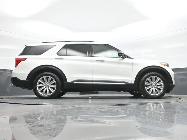 Used 2021 White Ford Limited image 24