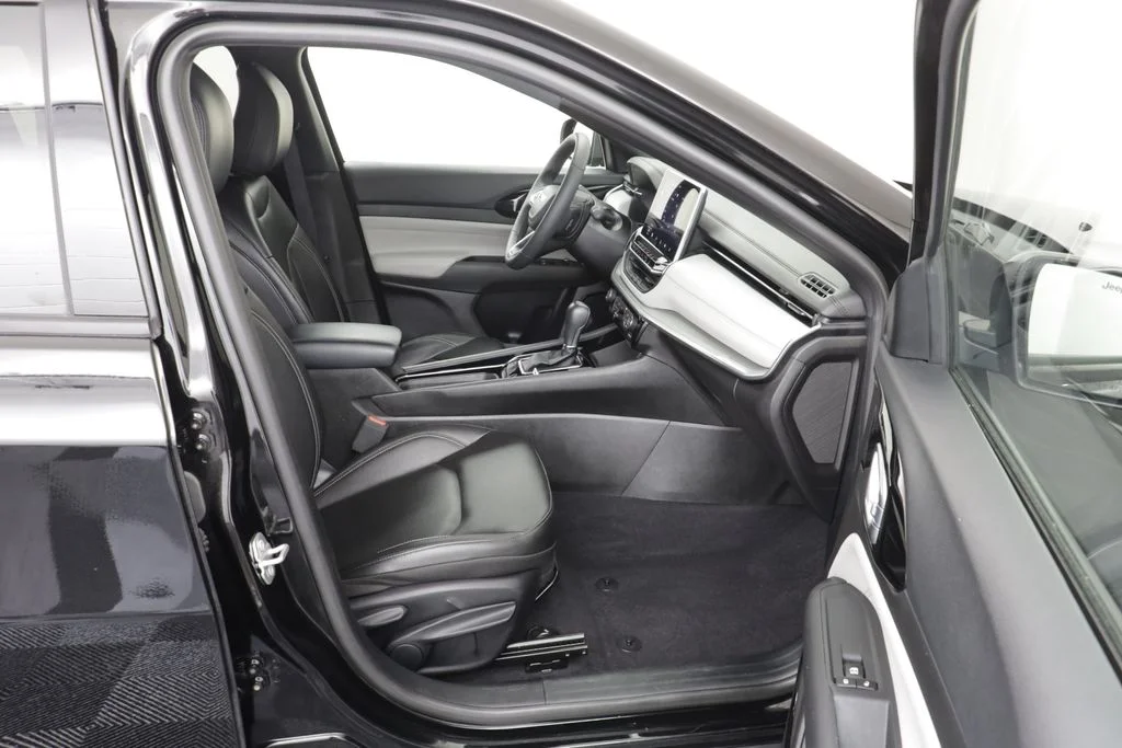 Used 2025 Black Jeep Limited image 19