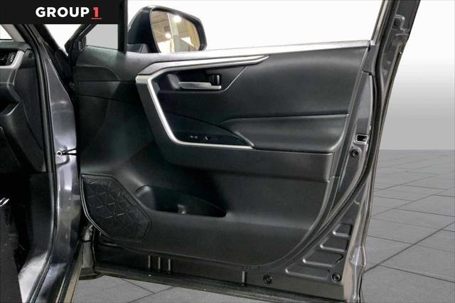 Certified Used 2021 MAGNETIC GRAY MET. Toyota  image 23