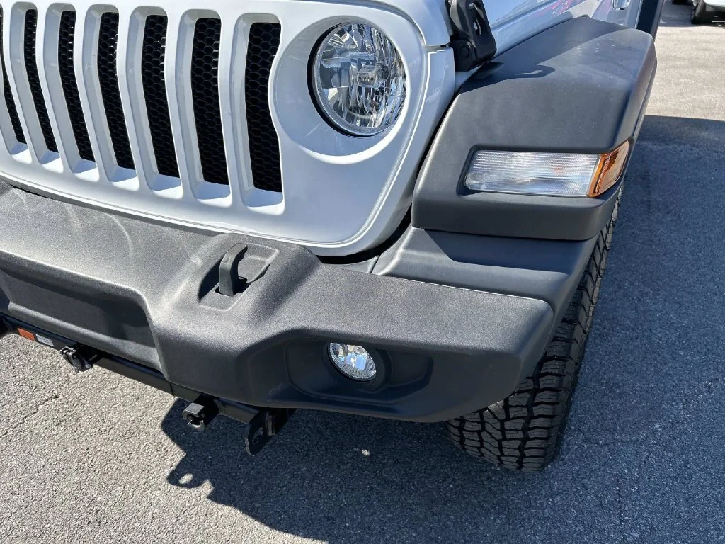 Used 2021 White Jeep Sport S image 30