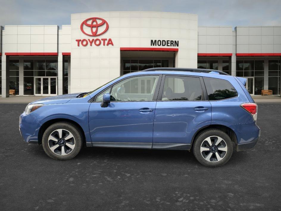 Used 2018 Quartz Blue Pearl Subaru Premium image 12