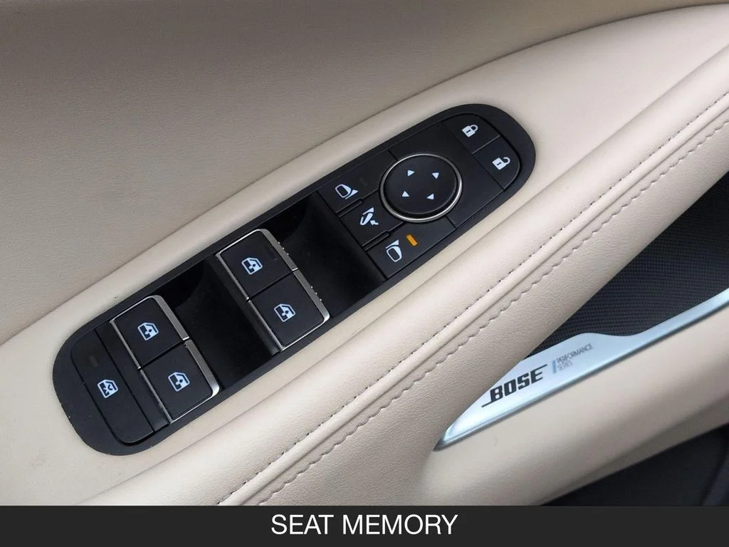 Used 2025 Silver INFINITI LUXE image 26