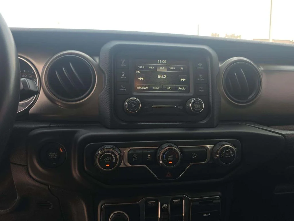 Certified Used 2019 Gray Jeep Unlimited Sport S image 4