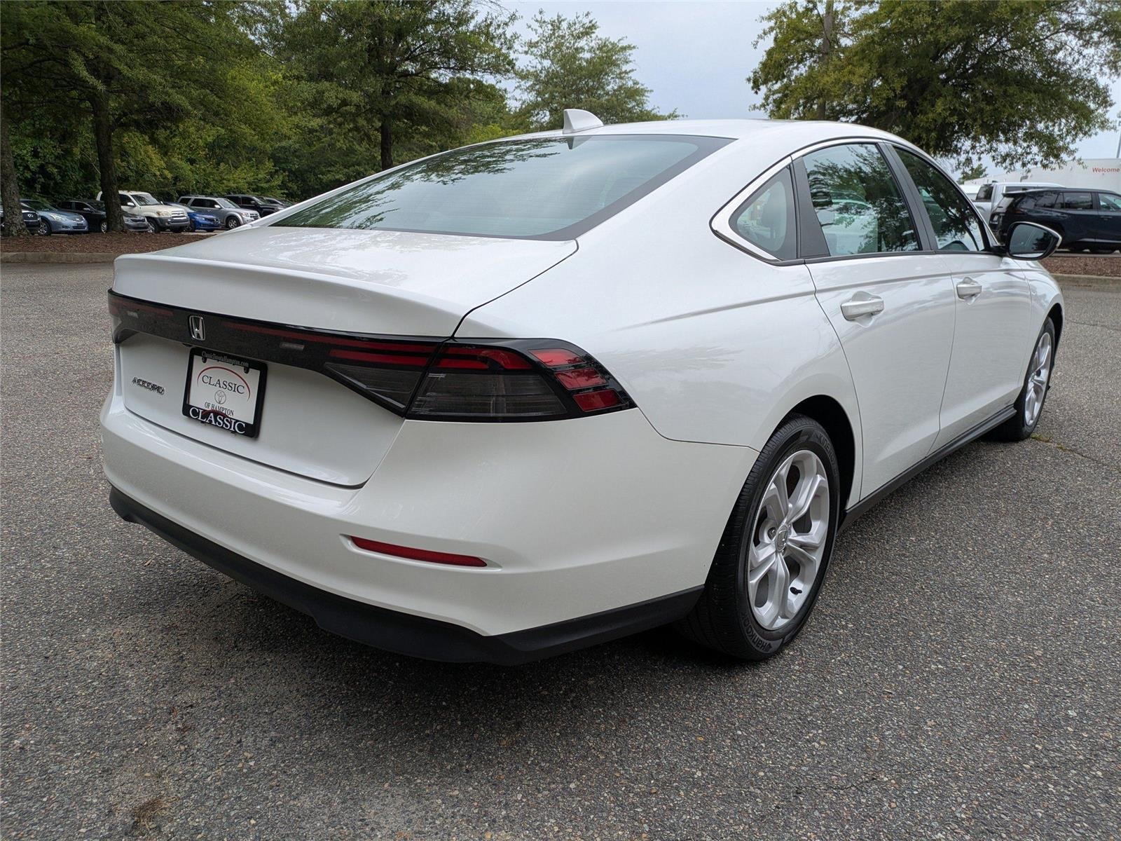 Used 2023 Platinum White Pearl Honda LX image 4