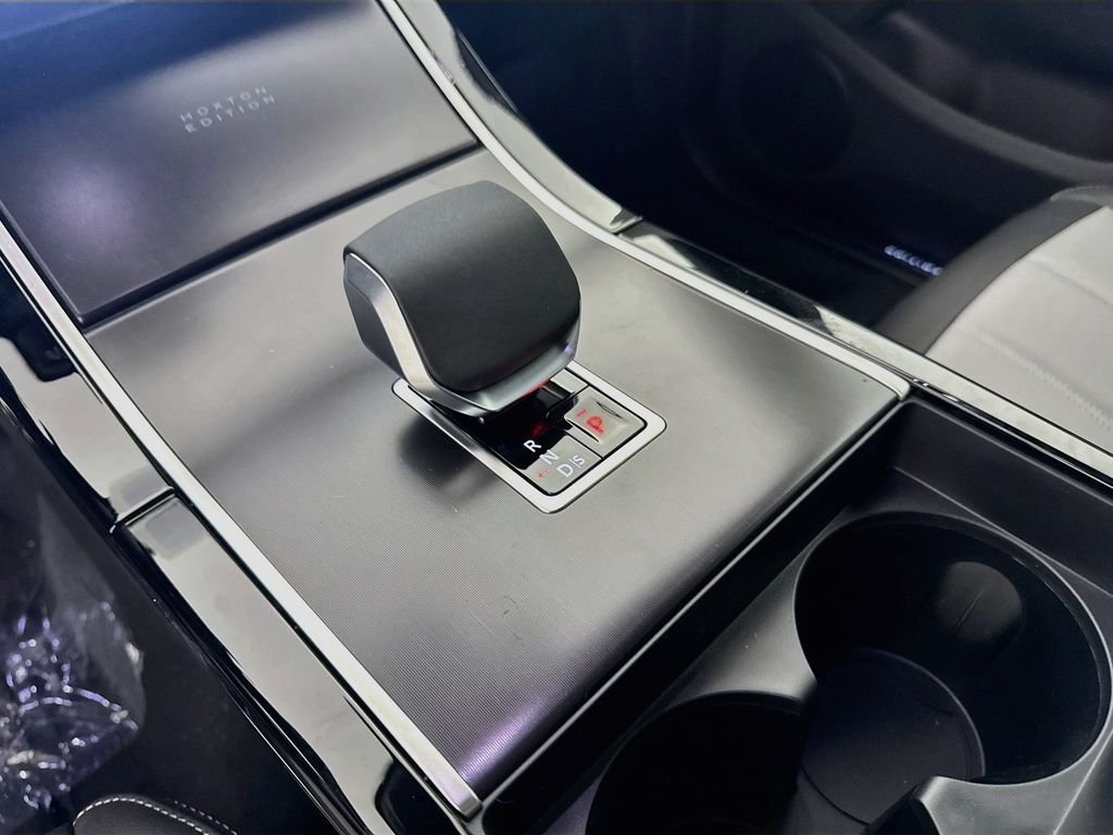 New 2026 Tribeca Blue Land Rover Hoxton Edition image 17
