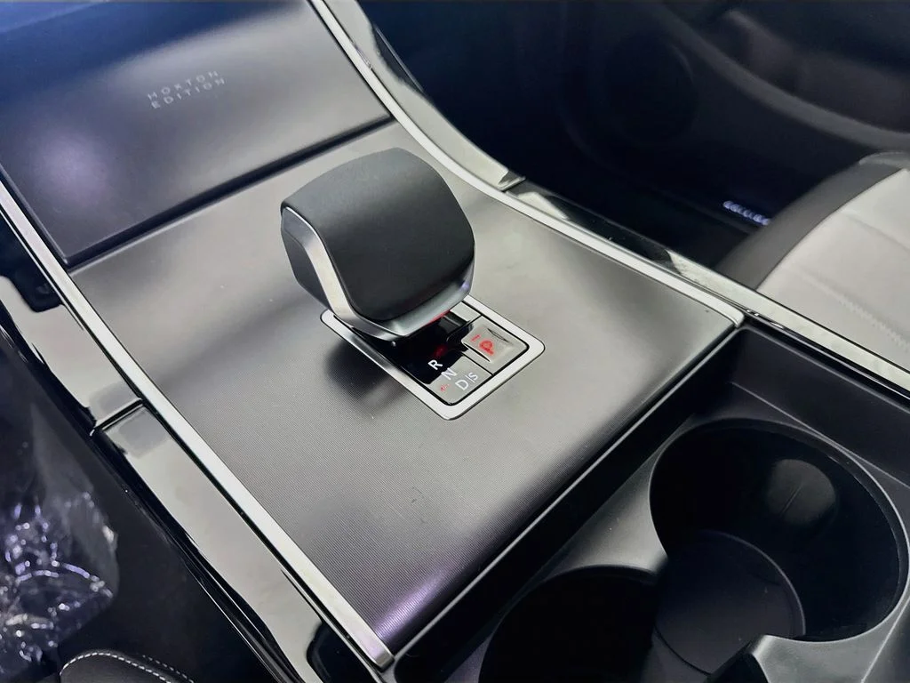 New 2026 Tribeca Blue Land Rover Hoxton Edition image 17
