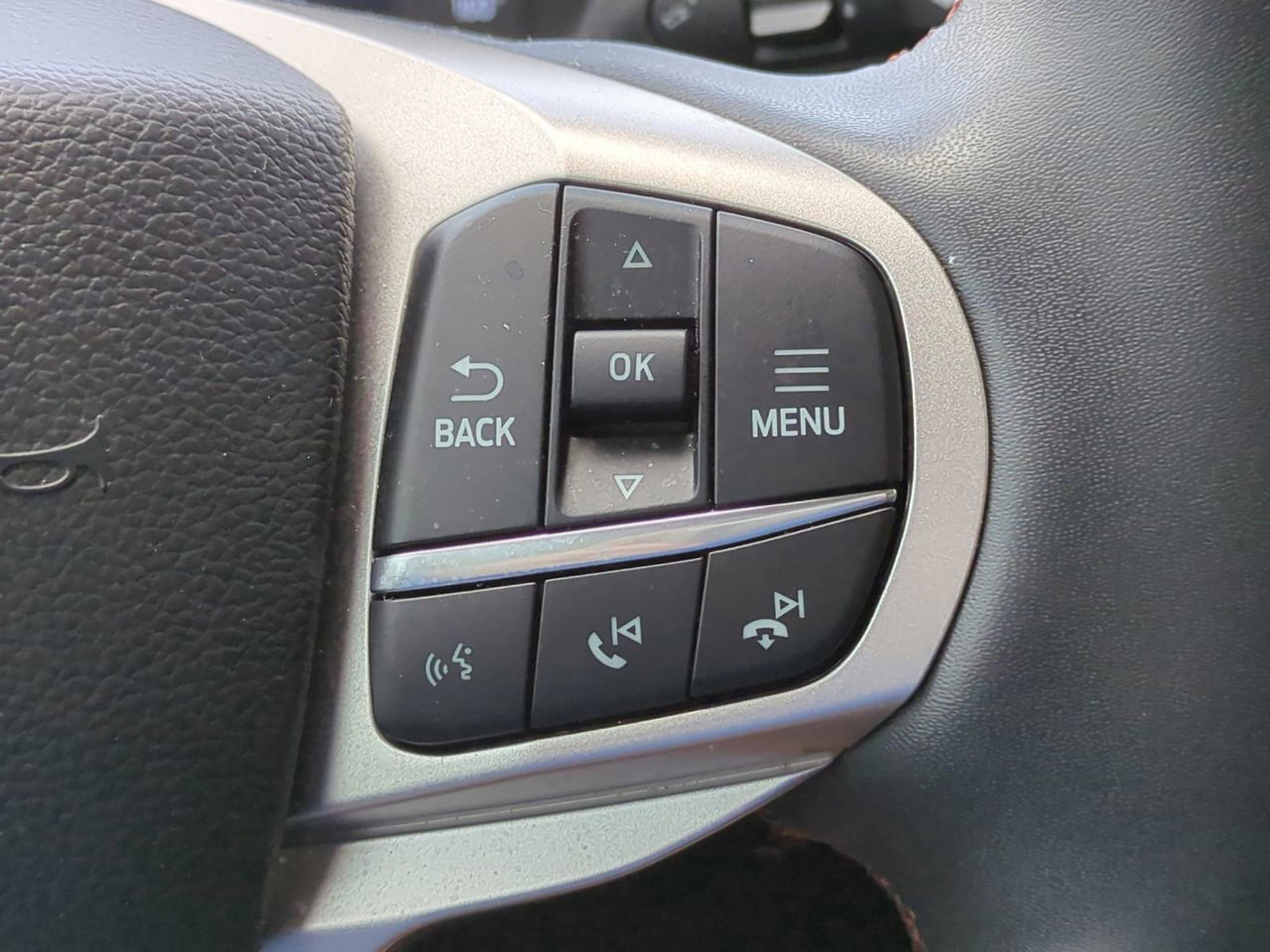 Used 2025 Vapor Blue Ford Active image 25