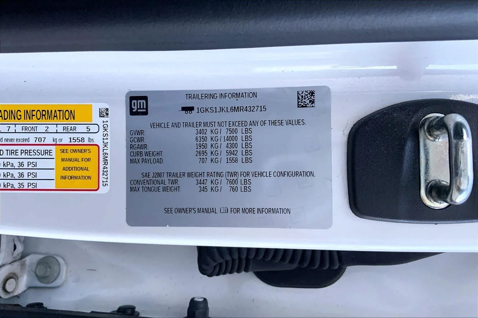 Used 2021 White Frost Tricoat GMC Denali image 29