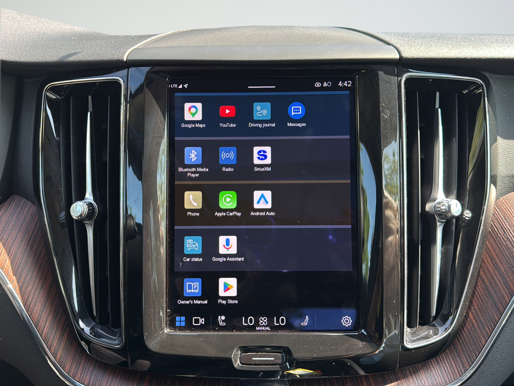 2023 Volvo XC60 Plus - Photo 11