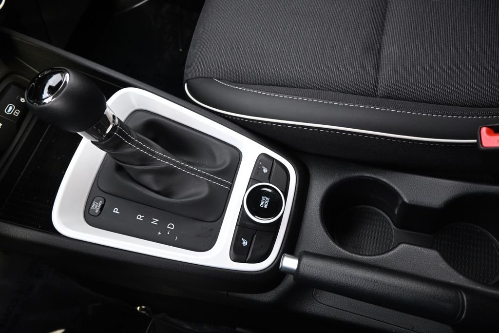 Certified Used 2025 Green Hyundai Limited image 33