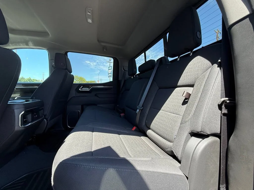 New 2026 Onyx Black GMC Elevation image 34