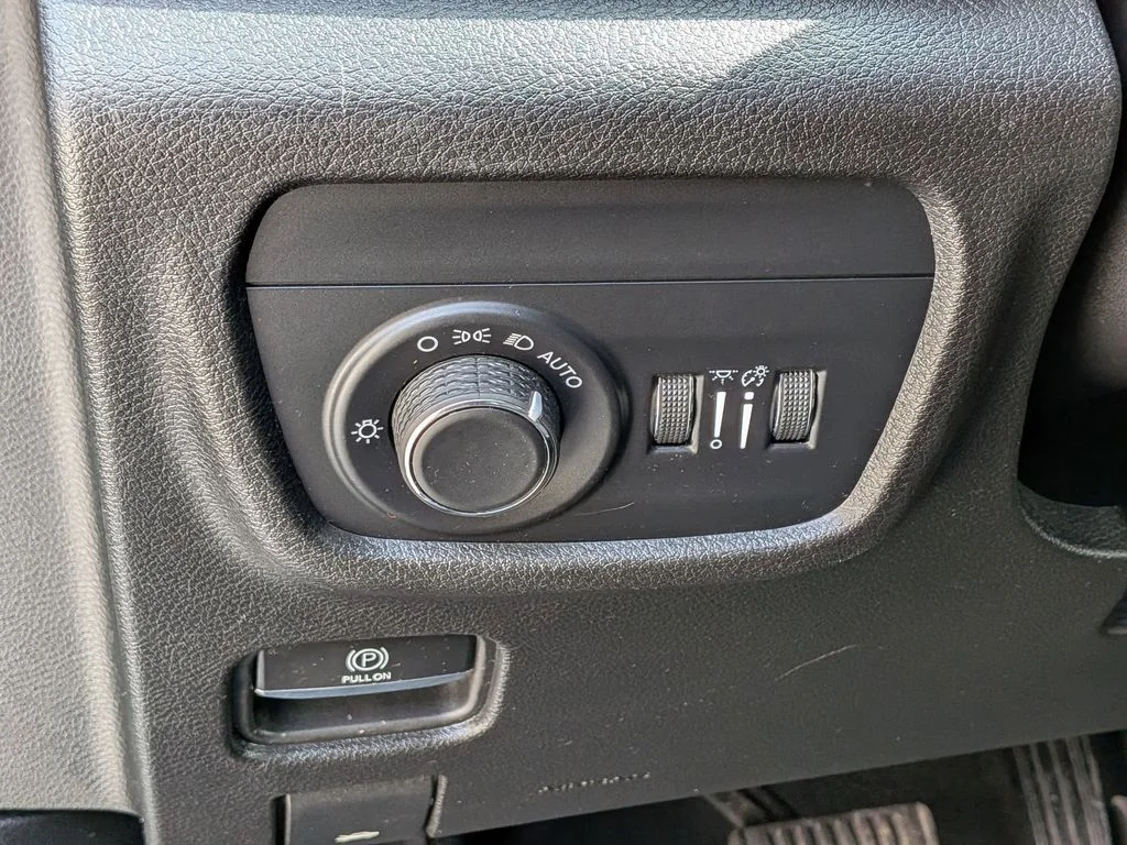 Used 2023 Black Jeep Altitude X image 15