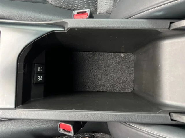 Used 2019 Wind Chill Pearl/Midnight Black Metallic Toyota XSE V6 image 25