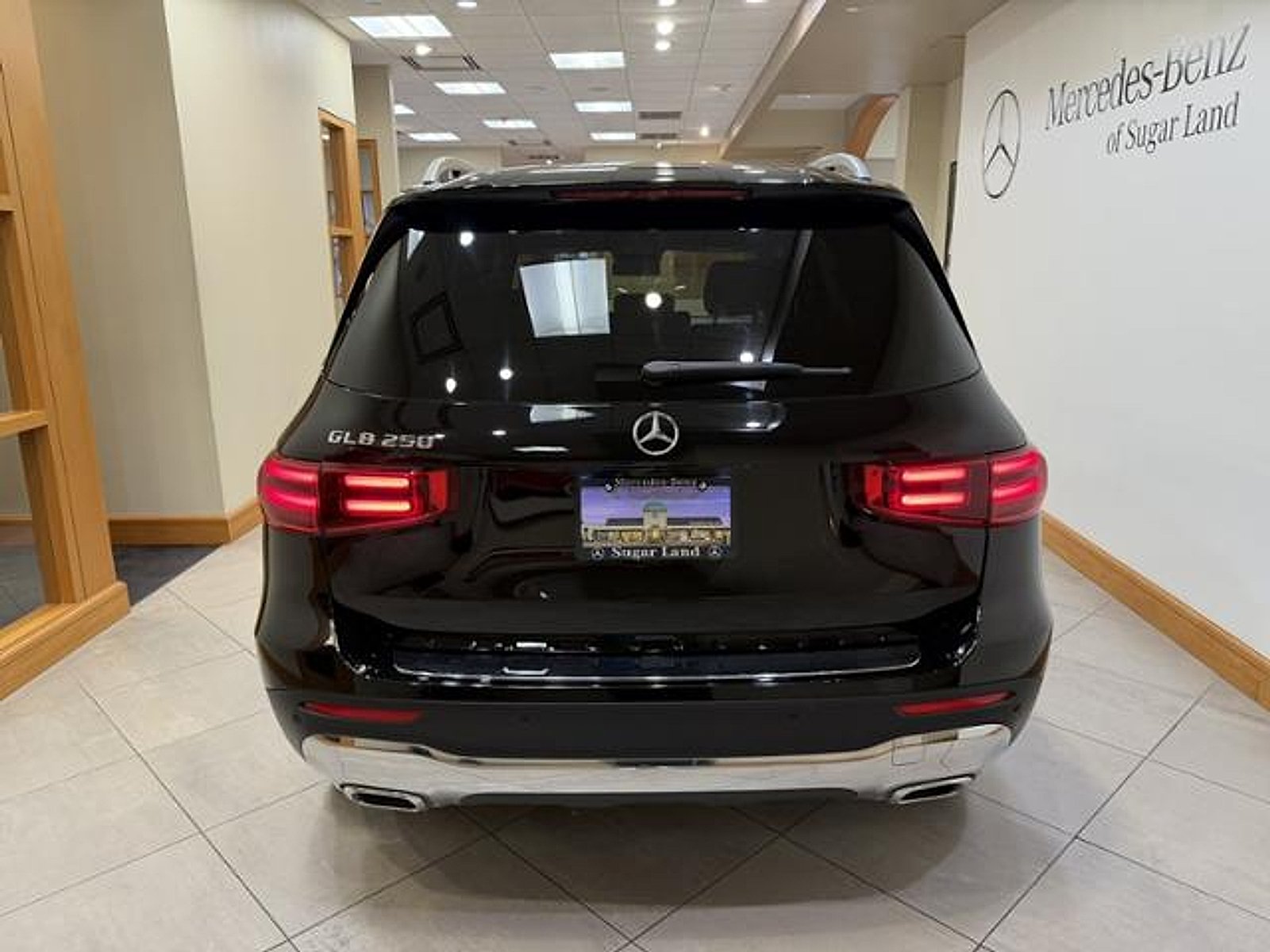 Certified Used 2025 Night Black Mercedes-Benz  image 4