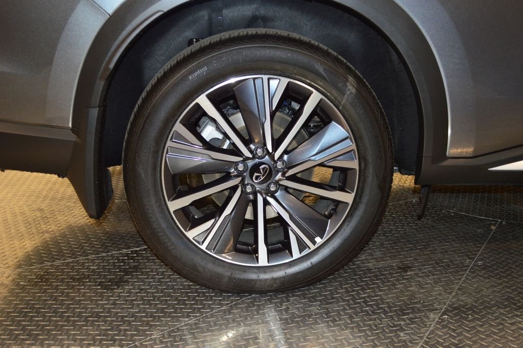 Used 2026 Graphite Shadow INFINITI LUXE image 15