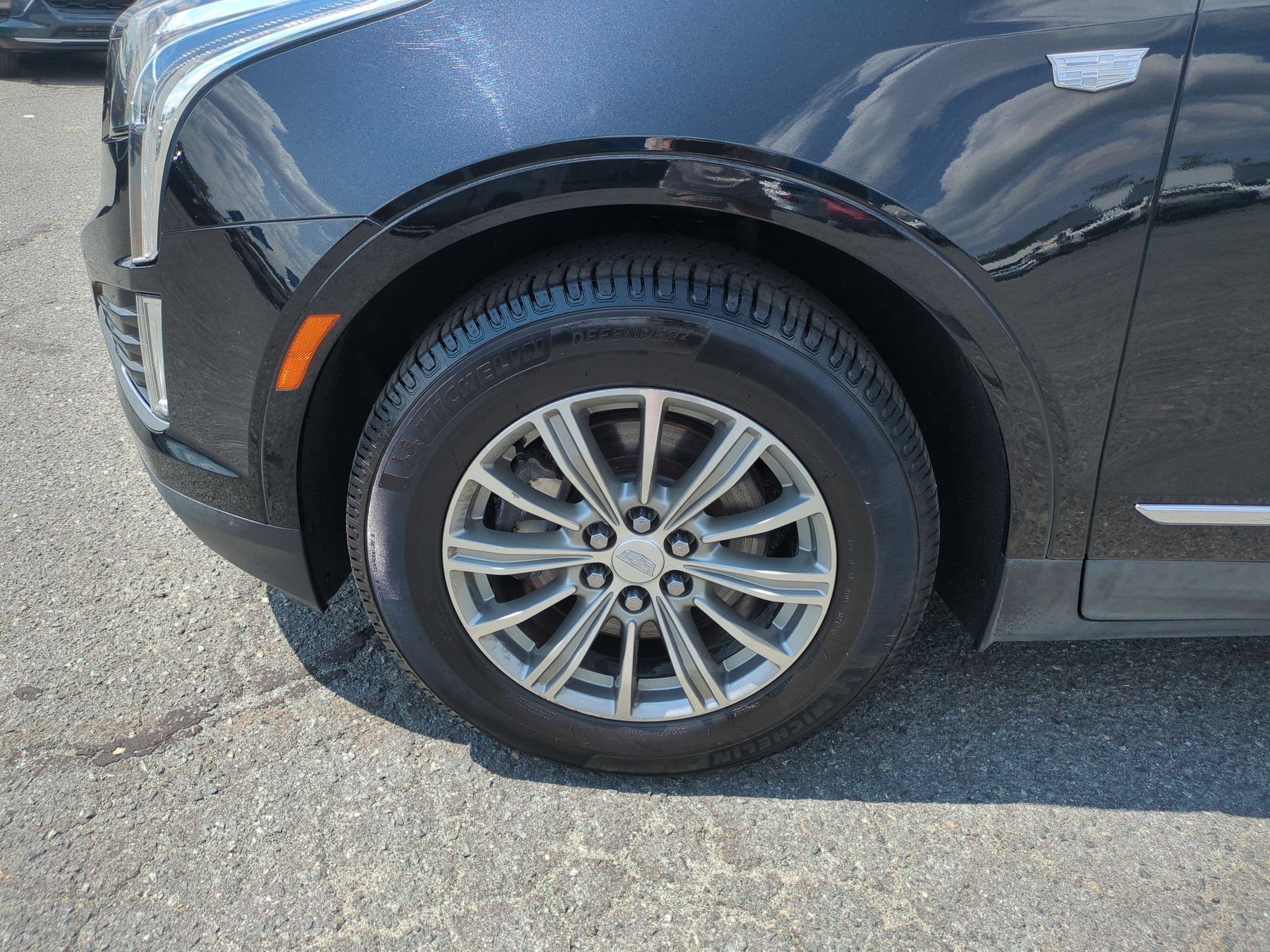 Used 2018 Stellar Black Metallic Cadillac Luxury FWD image 10