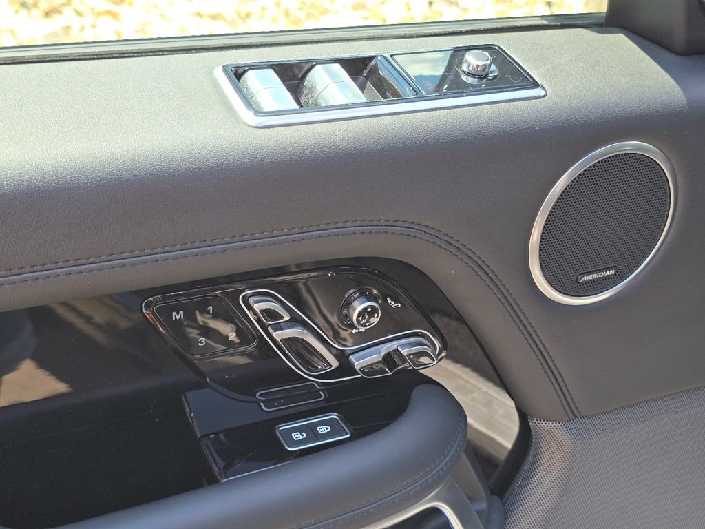 Used 2021 Black Land Rover Westminster image 44
