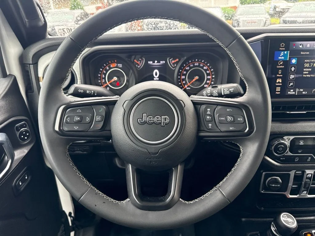 Used 2025 White Jeep Sport S image 12