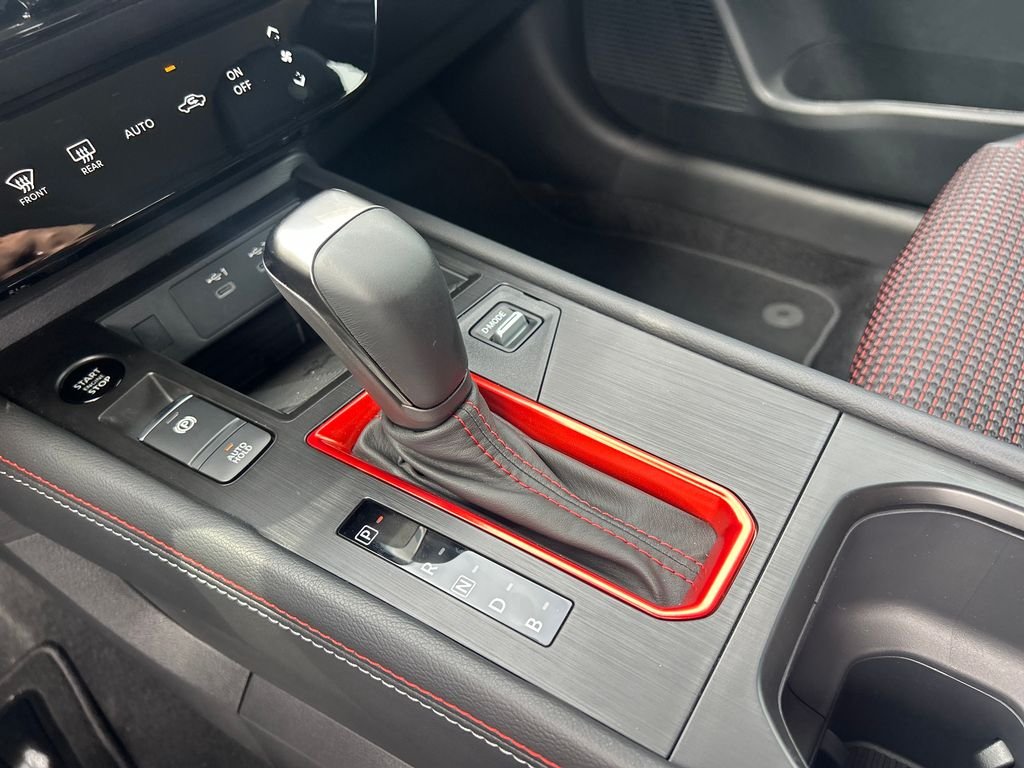 New 2026 Nissan Kicks SR 4D Sport Utility