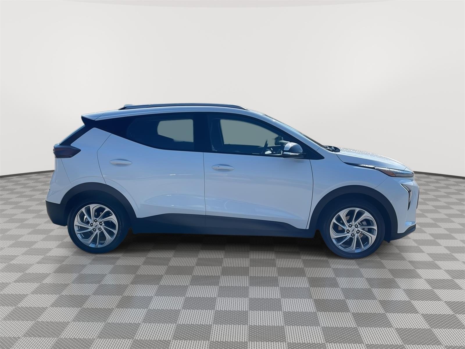 Used 2023 Summit White Chevrolet LT image 4