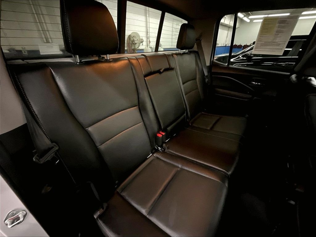 Used 2024 White Honda RTL image 16