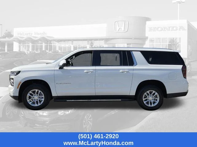 Used 2025 Summit White Chevrolet LT image 2